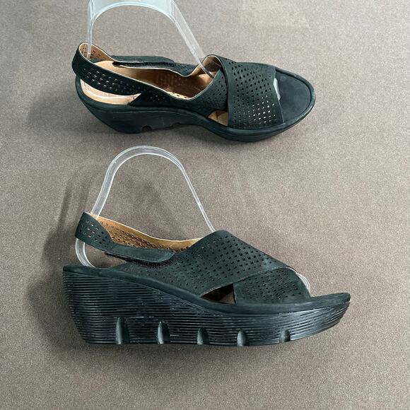 Clarks Reedly Black Criss Cross Nubuck Wedge Sandal Women's Size 7 - Picture 2 of 12